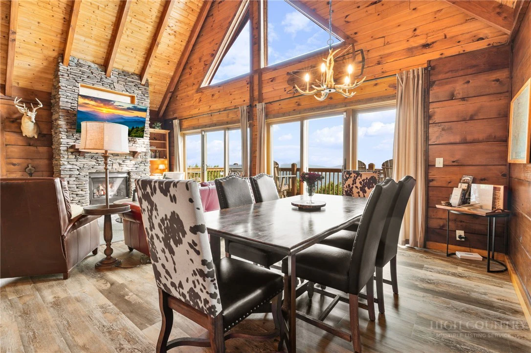 Image number 5 for the current listing
