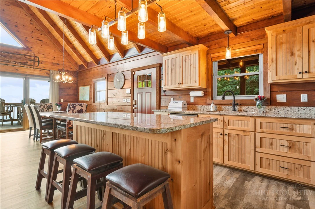 Image number 11 for the current listing