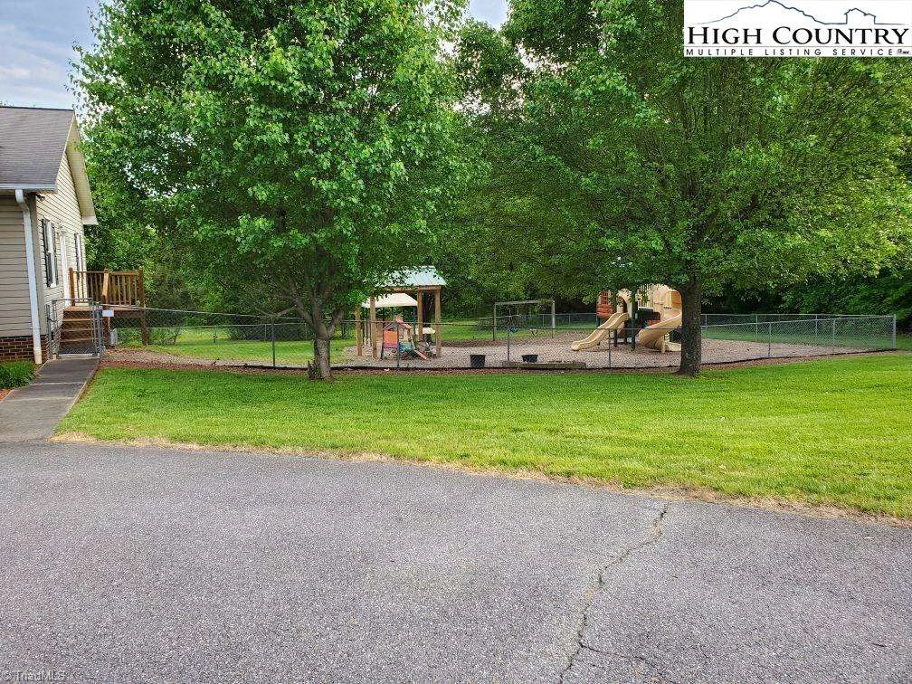 Image number 3 for the current listing
