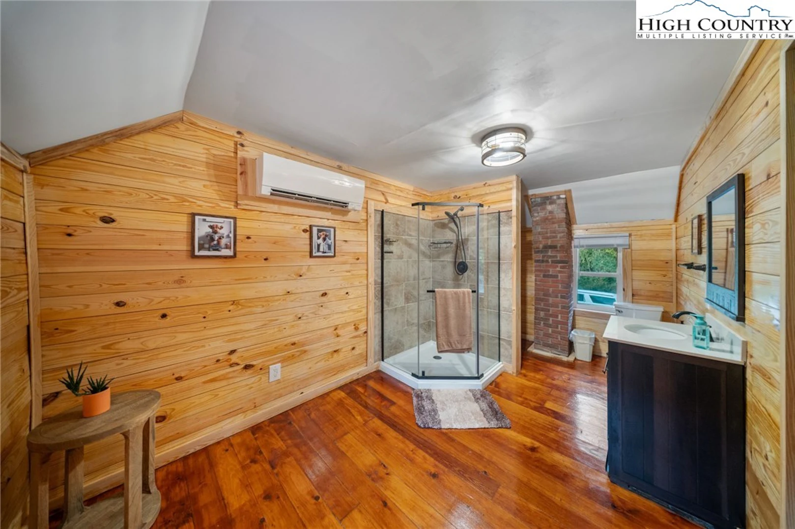 Image number 14 for the current listing