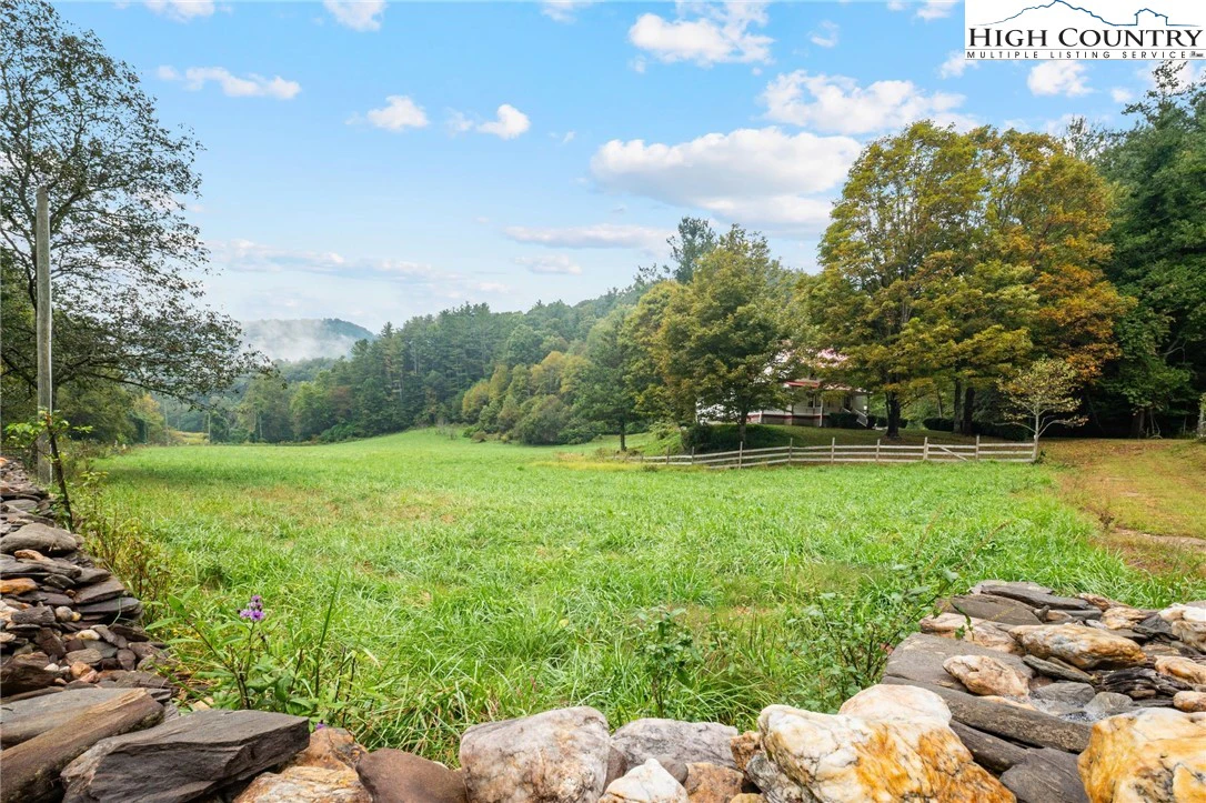 Image number 15 for the current listing