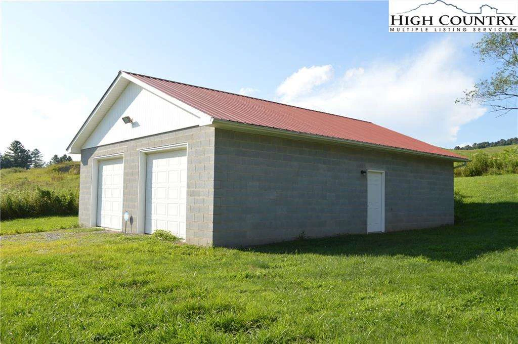 Image number 9 for the current listing