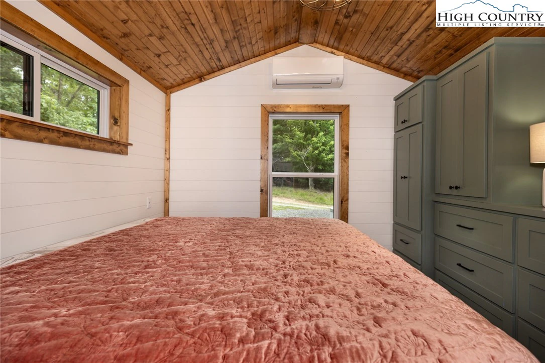 Image number 6 for the current listing