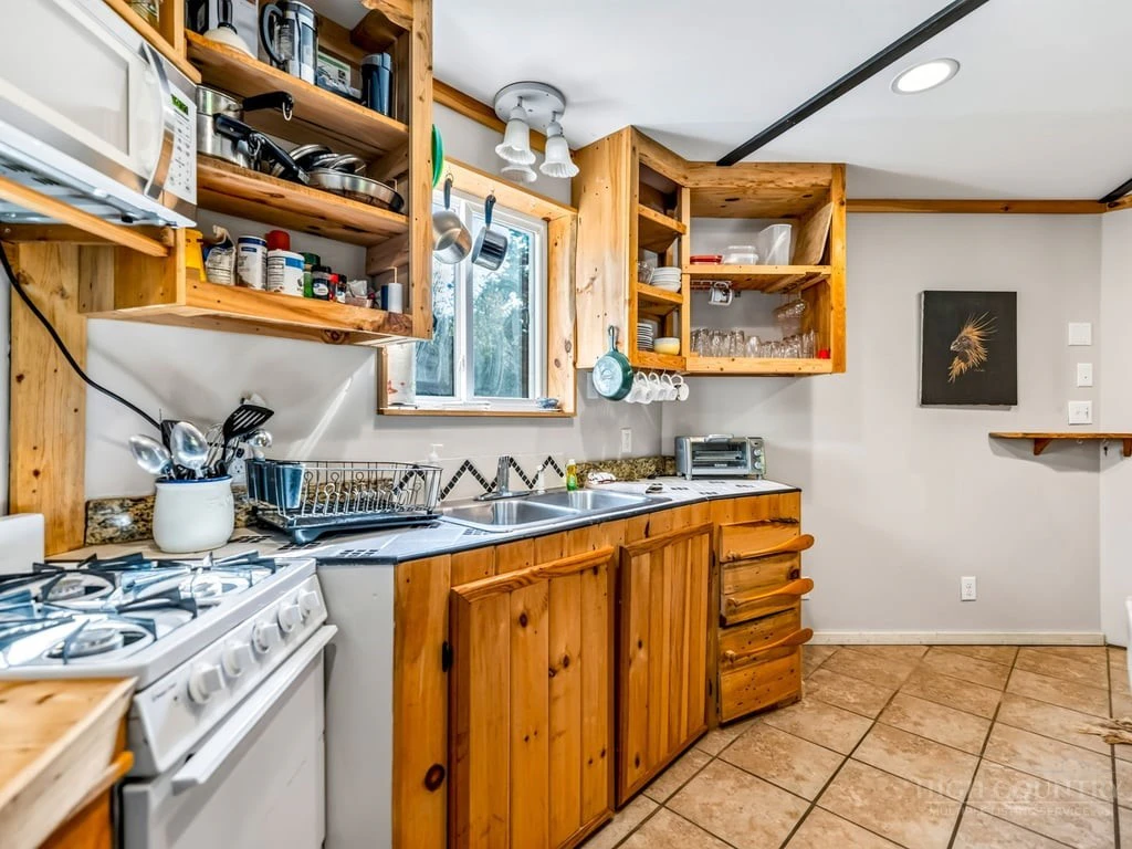 Image number 6 for the current listing