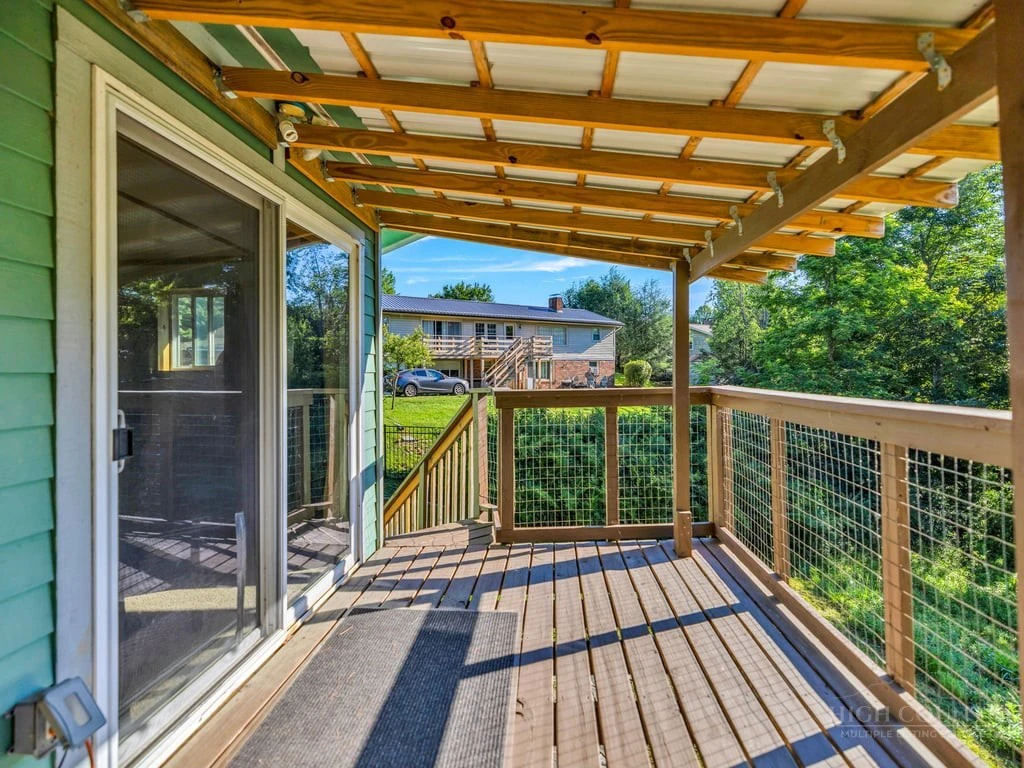 Image number 3 for the current listing