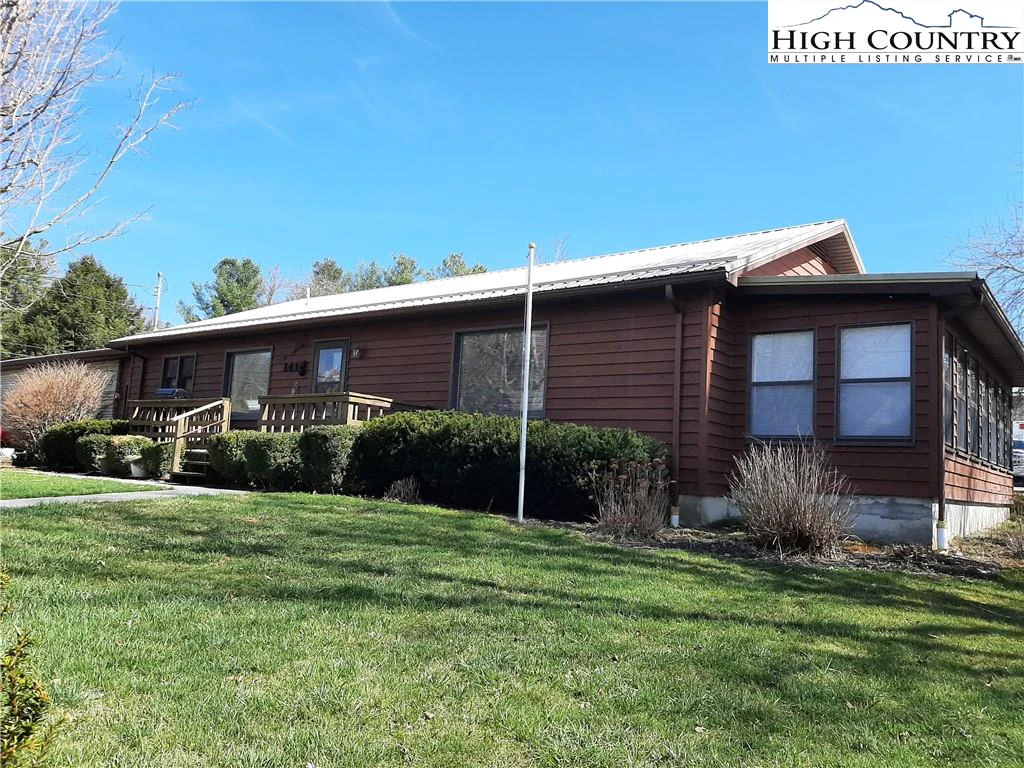Image number 1 for the current listing