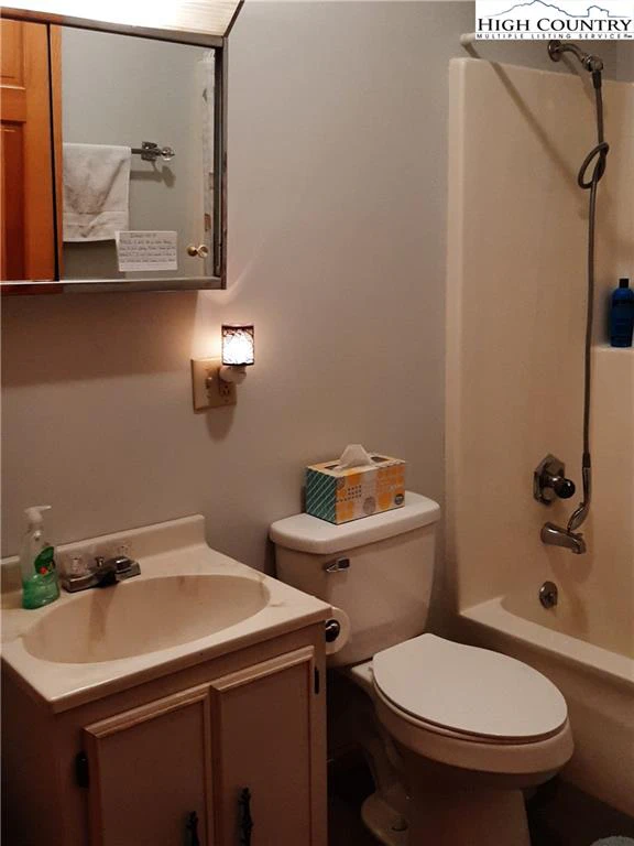 Image number 12 for the current listing