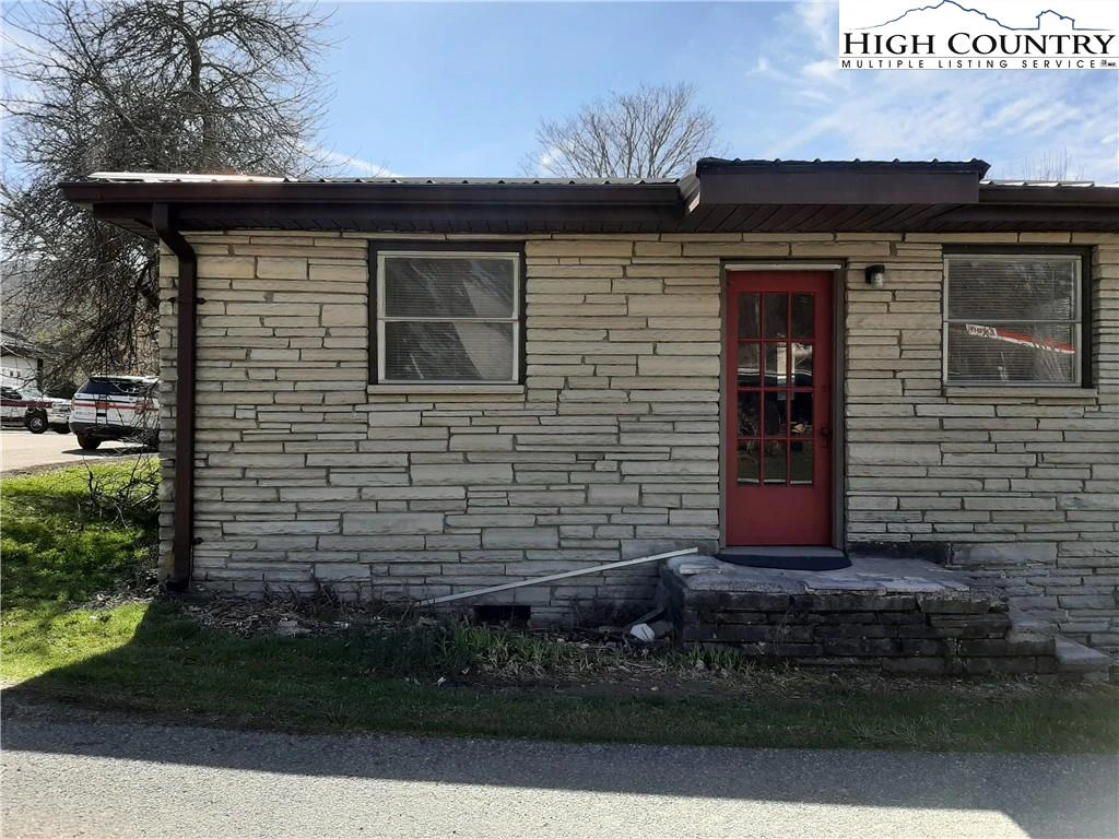 Image number 11 for the current listing