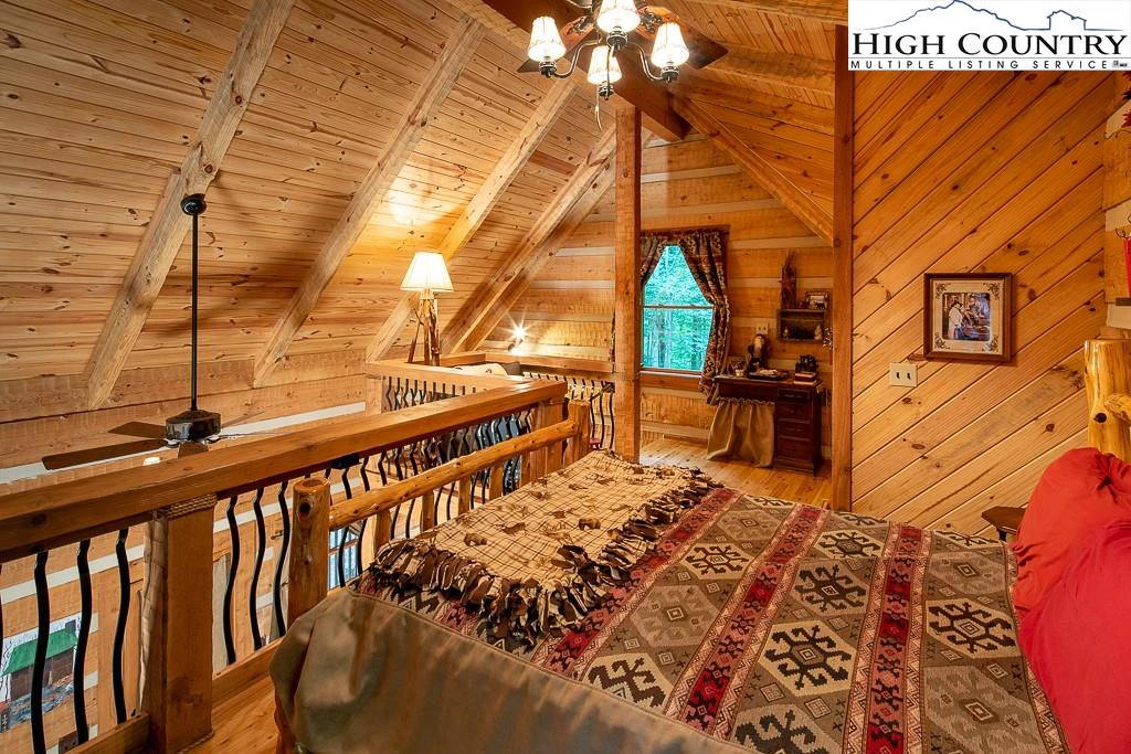 Image number 5 for the current listing