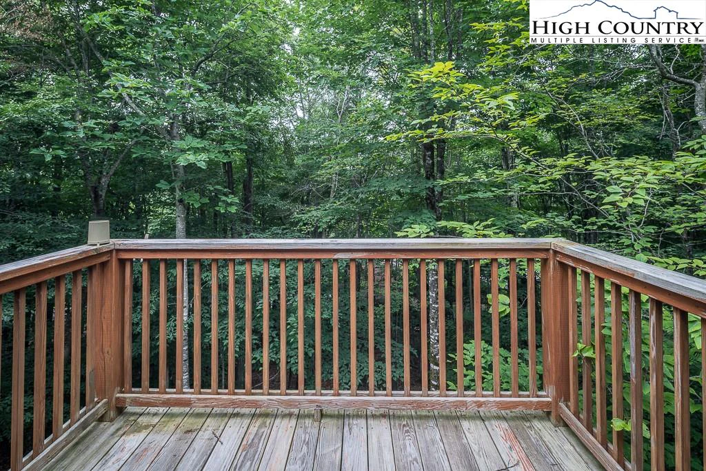 Image number 14 for the current listing
