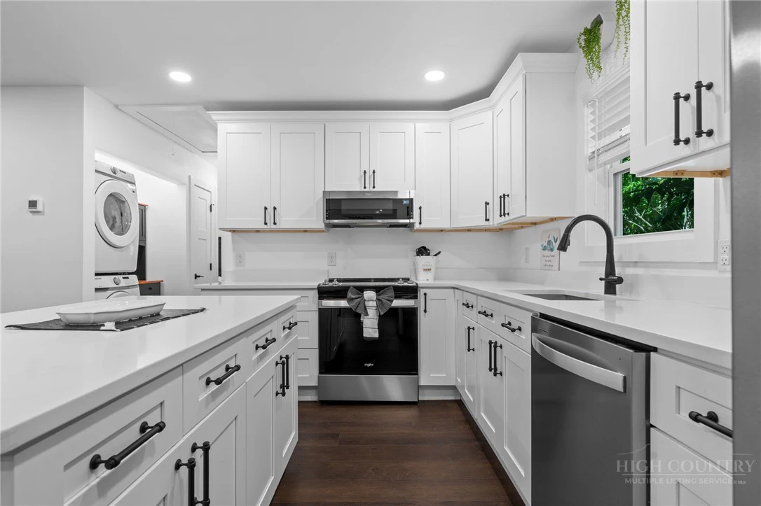 Image number 7 for the current listing