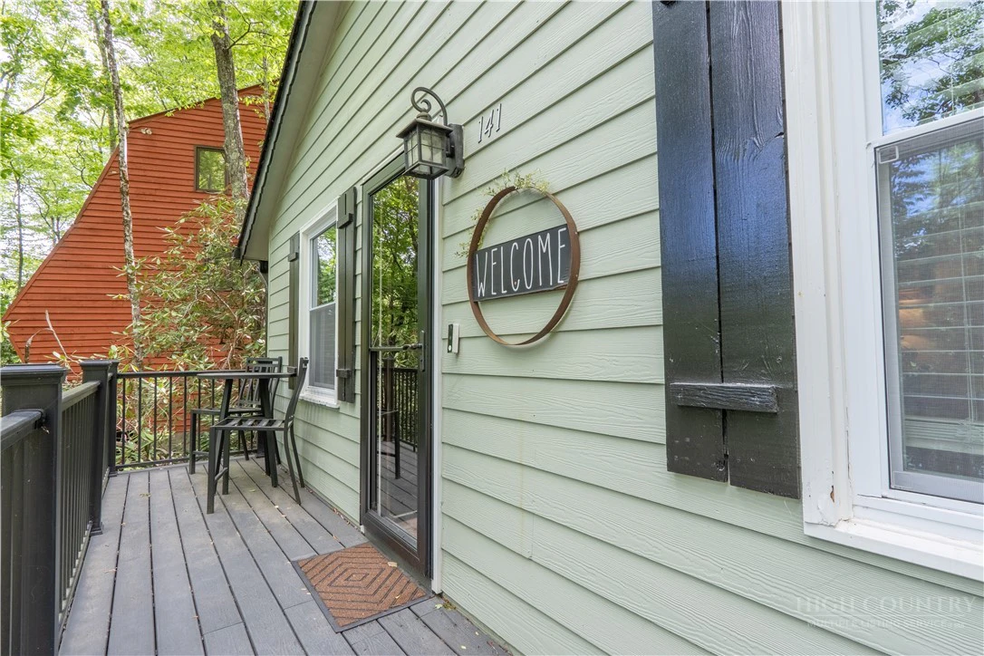 Image number 4 for the current listing