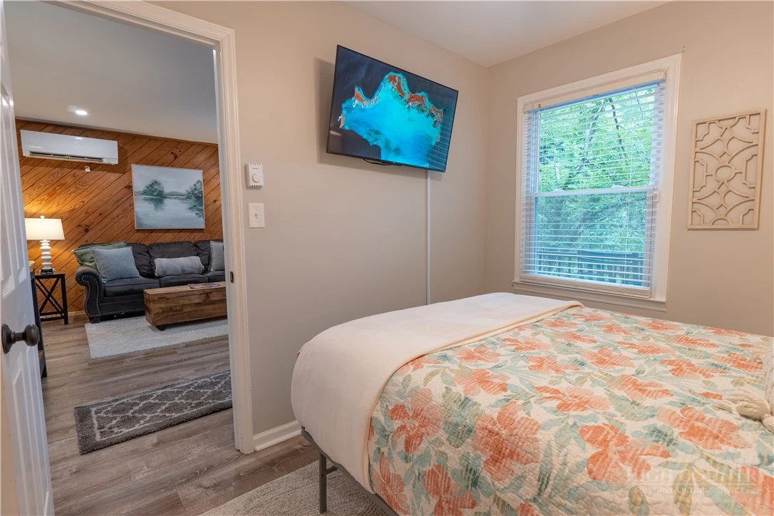 Image number 7 for the current listing