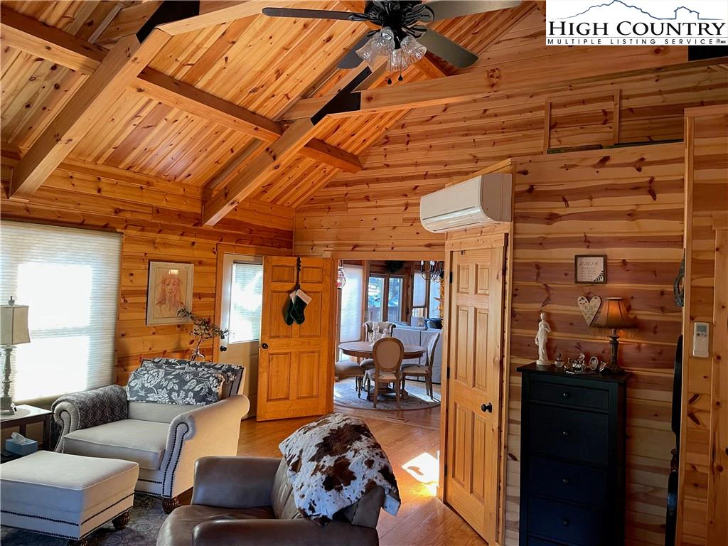 Image number 6 for the current listing