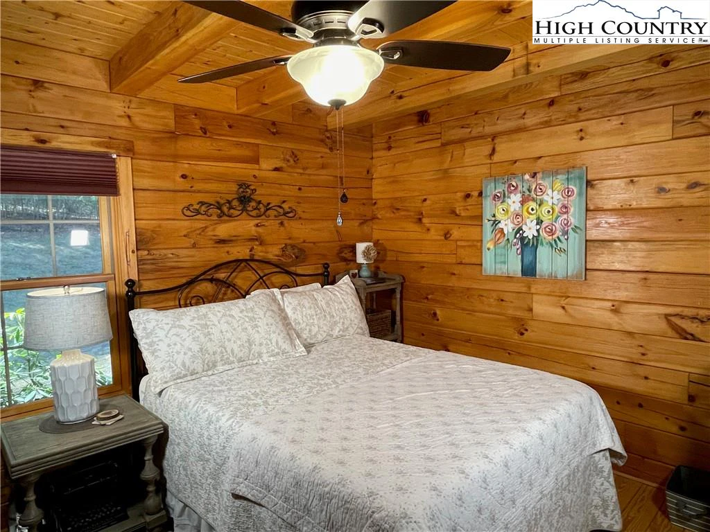 Image number 2 for the current listing