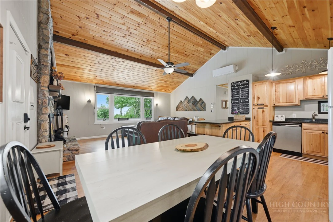 Image number 7 for the current listing
