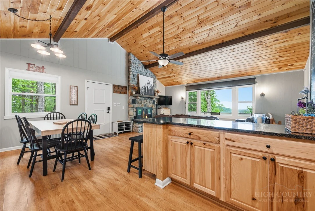Image number 8 for the current listing