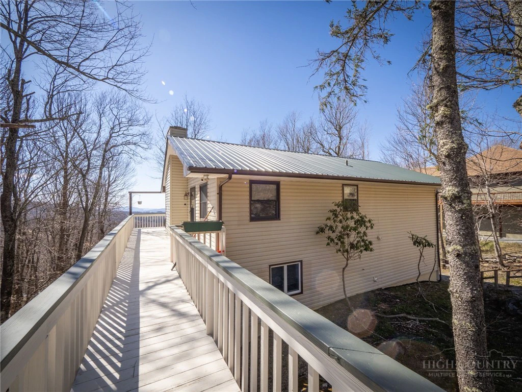Image number 3 for the current listing