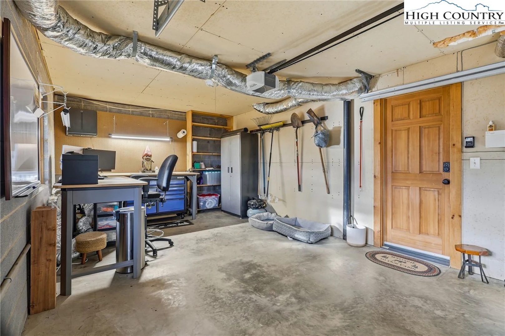 Image number 19 for the current listing