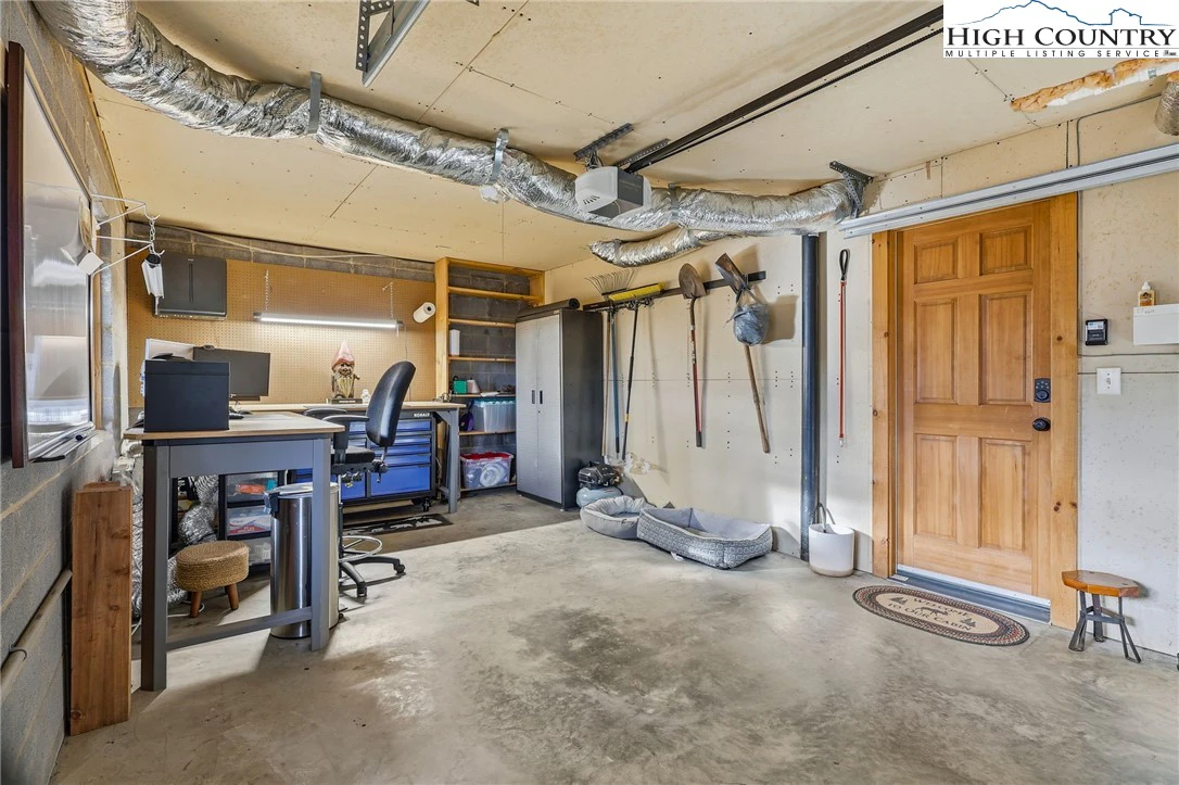 Image number 19 for the current listing