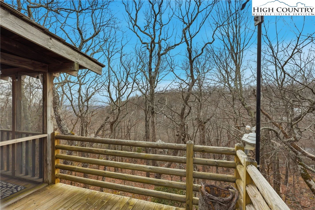 Image number 13 for the current listing