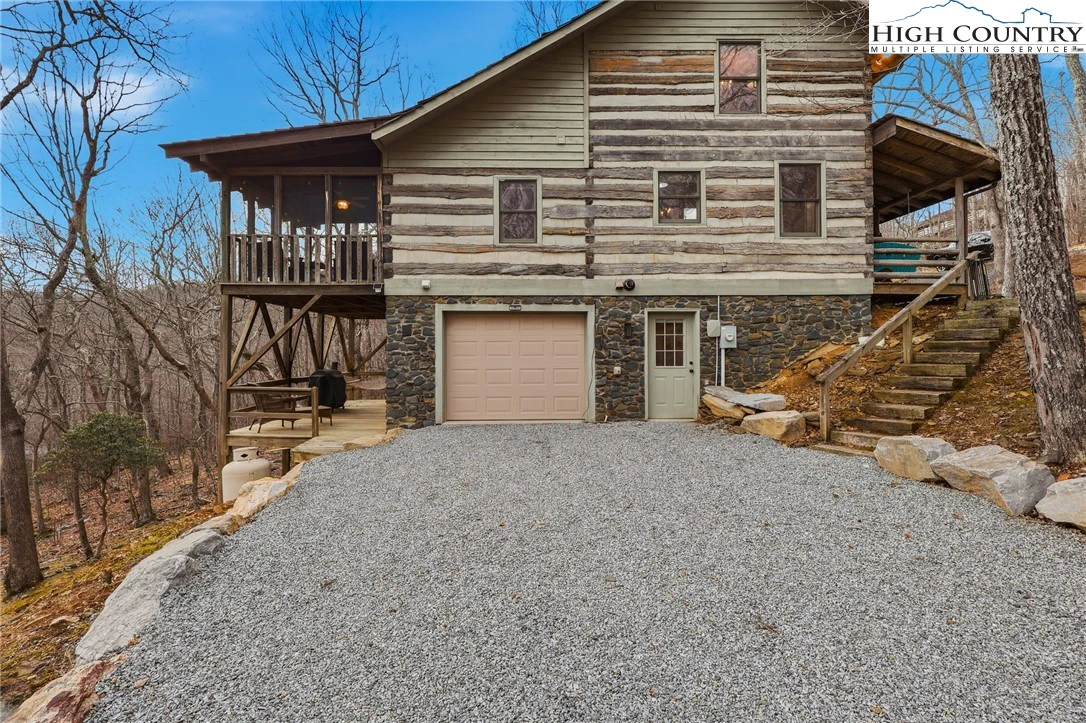 Image number 15 for the current listing