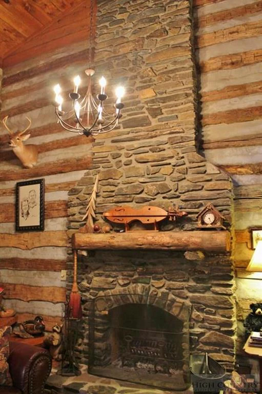 Image number 8 for the current listing
