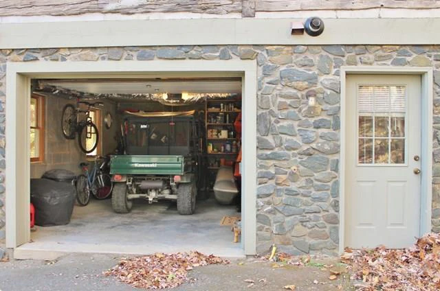 Image number 9 for the current listing