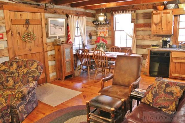 Image number 15 for the current listing