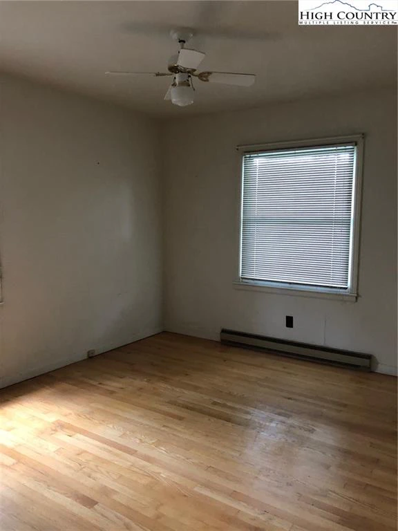 Image number 12 for the current listing