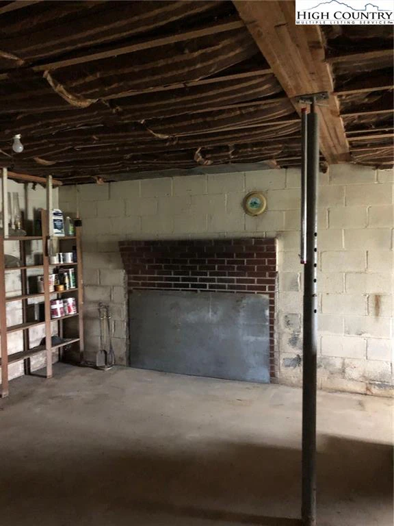 Image number 19 for the current listing