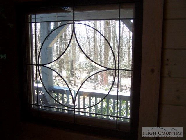 Image number 13 for the current listing