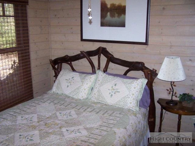 Image number 7 for the current listing