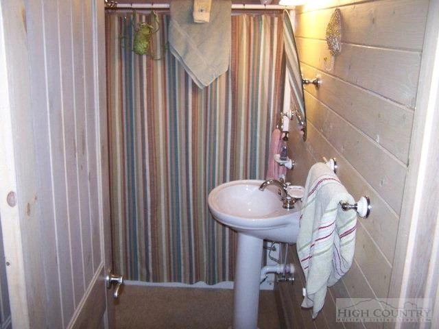 Image number 4 for the current listing