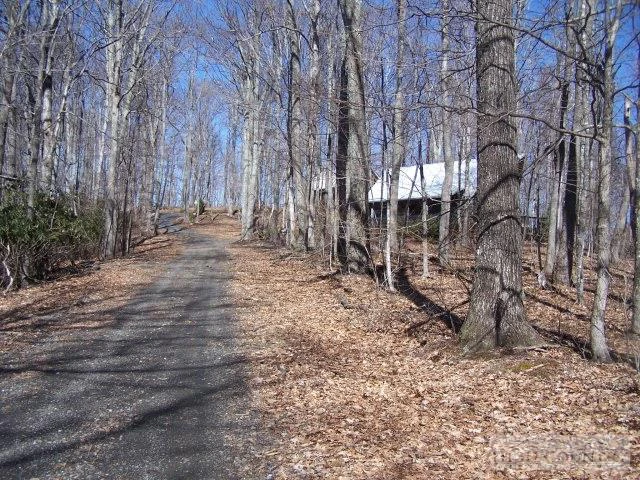 Image number 19 for the current listing