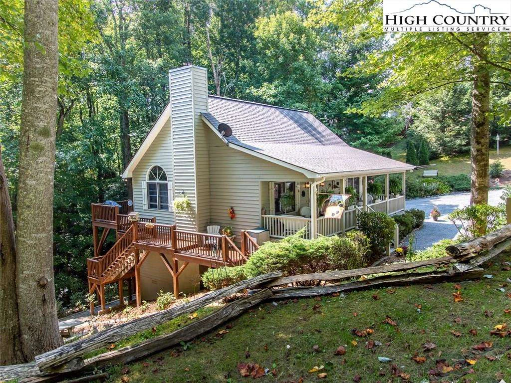 Image number 1 for the current listing