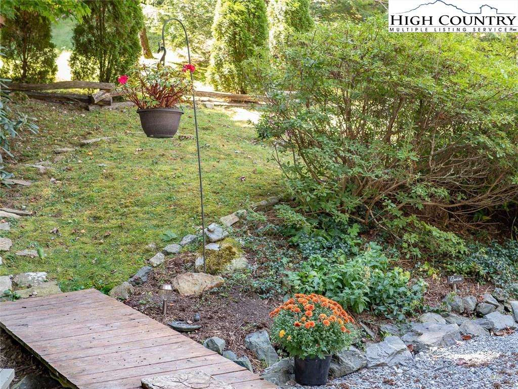 Image number 3 for the current listing