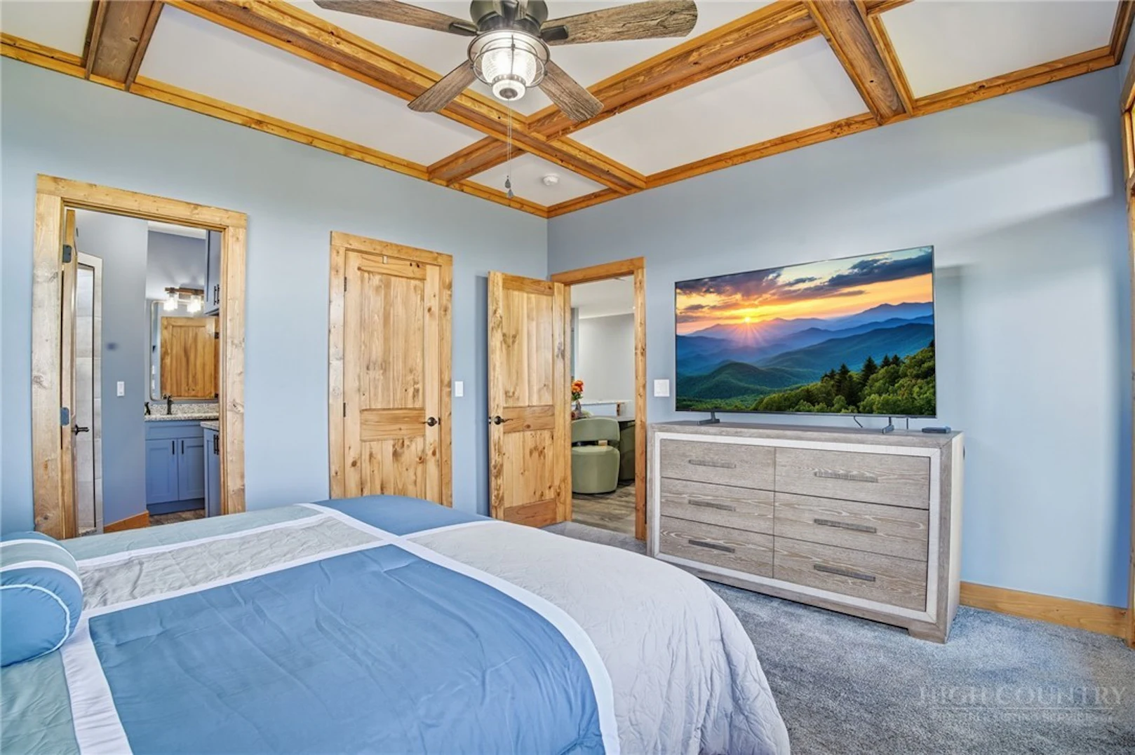 Image number 18 for the current listing