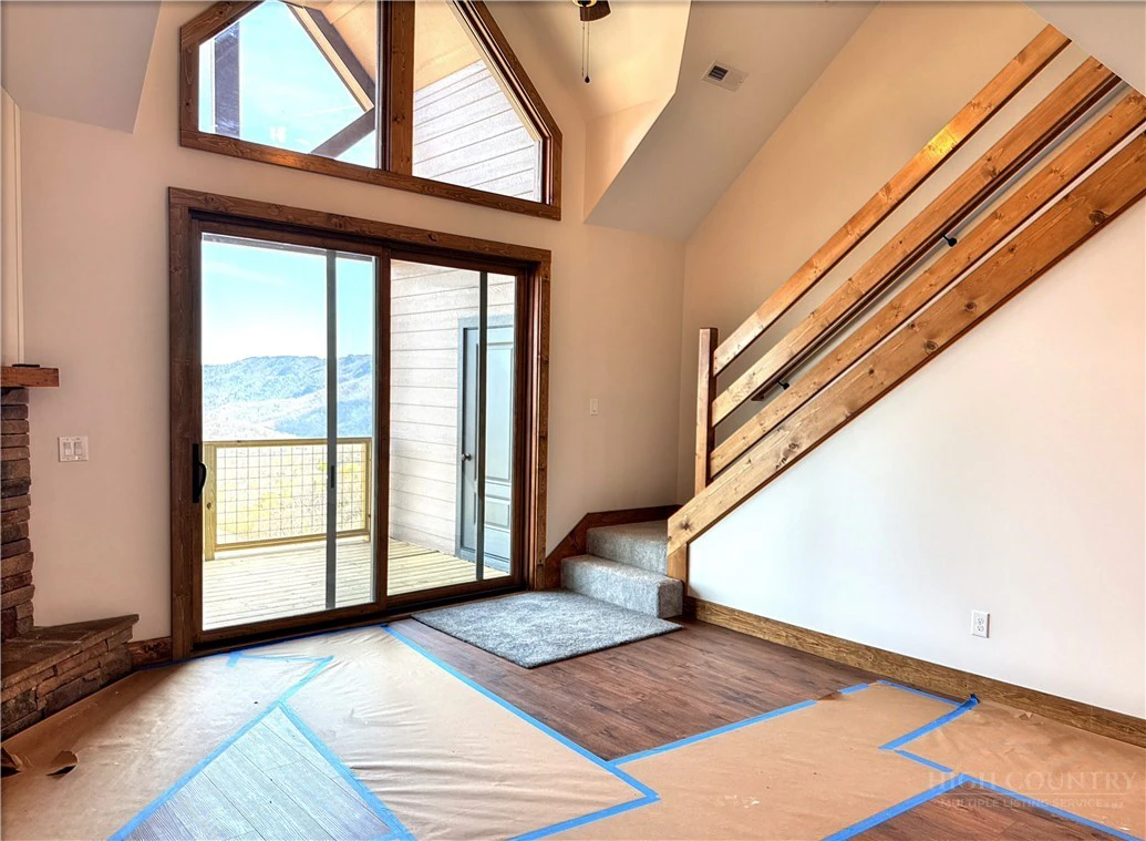 Image number 15 for the current listing