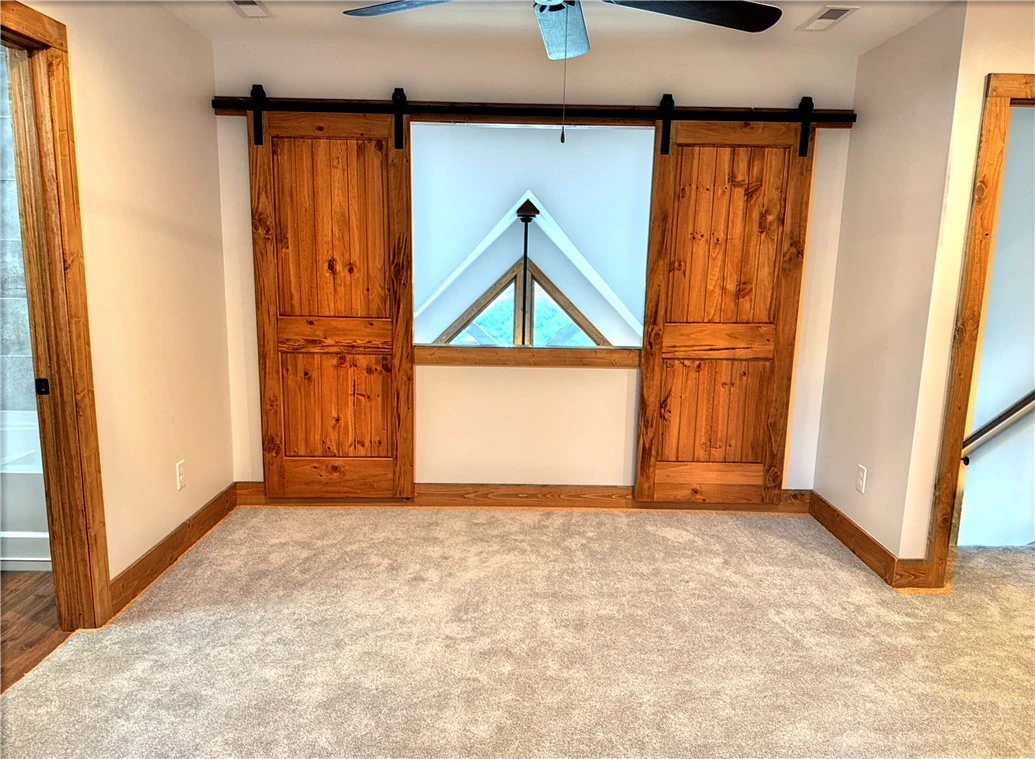 Image number 7 for the current listing