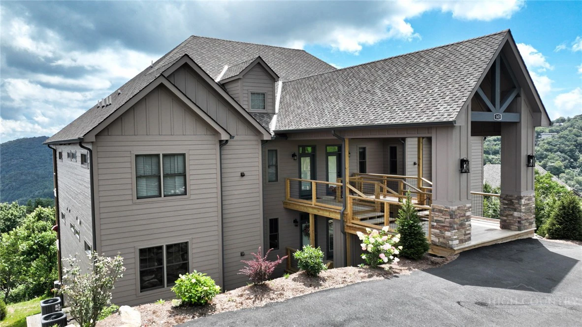 Image number 2 for the current listing