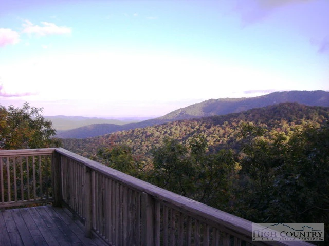 Image number 1 for the current listing