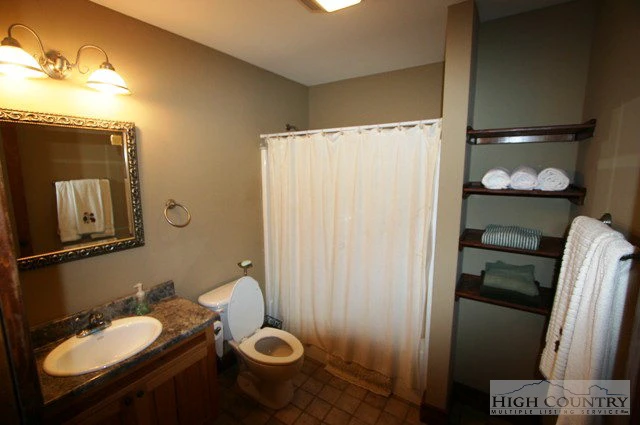 Image number 12 for the current listing