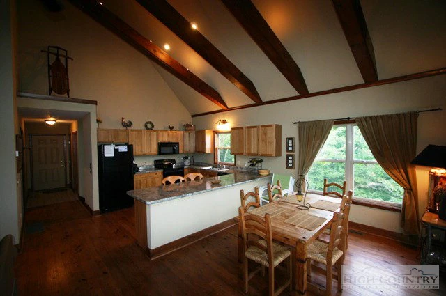 Image number 8 for the current listing