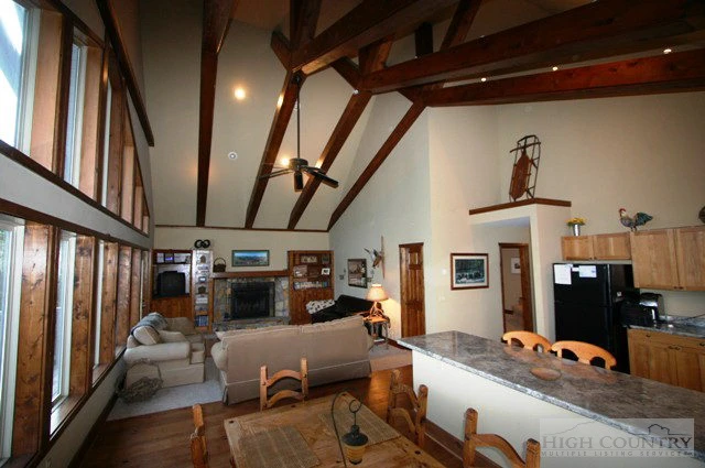 Image number 7 for the current listing