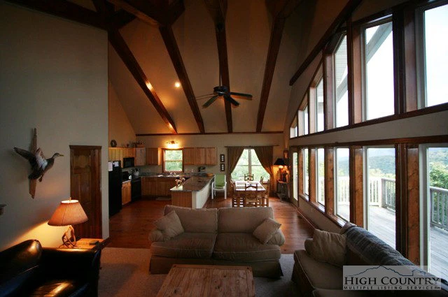 Image number 5 for the current listing
