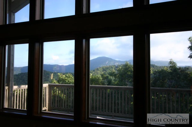Image number 23 for the current listing