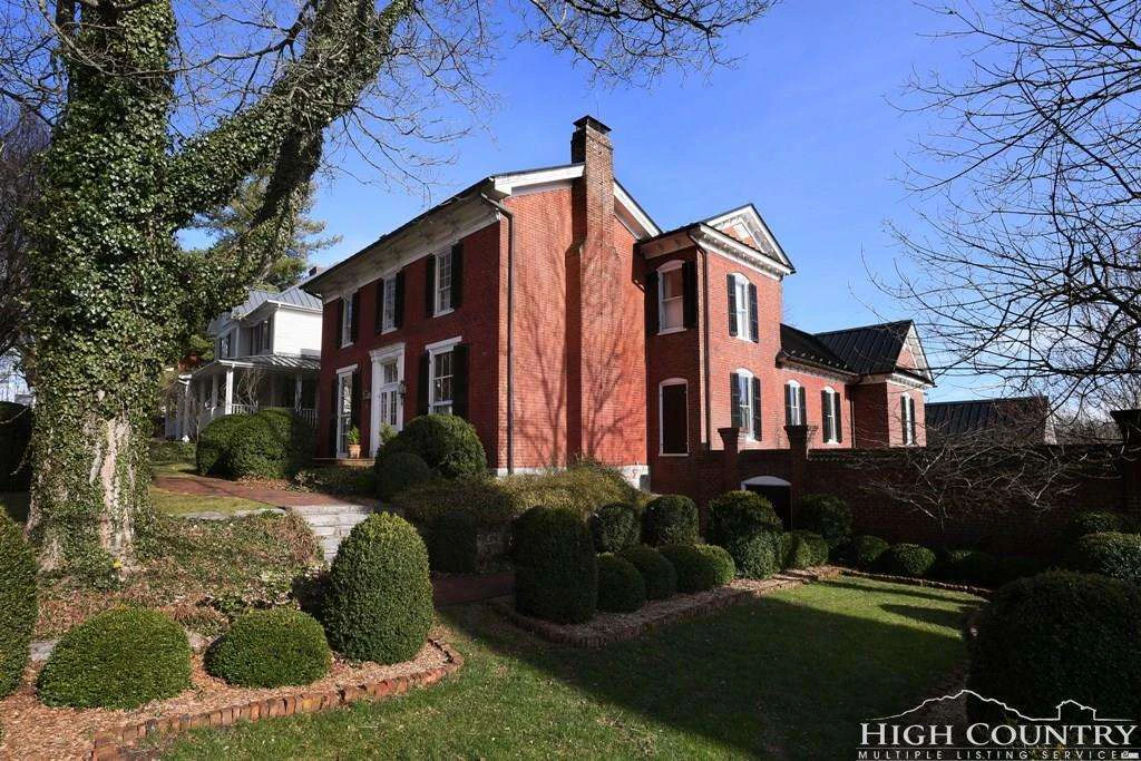Image number 1 for the current listing