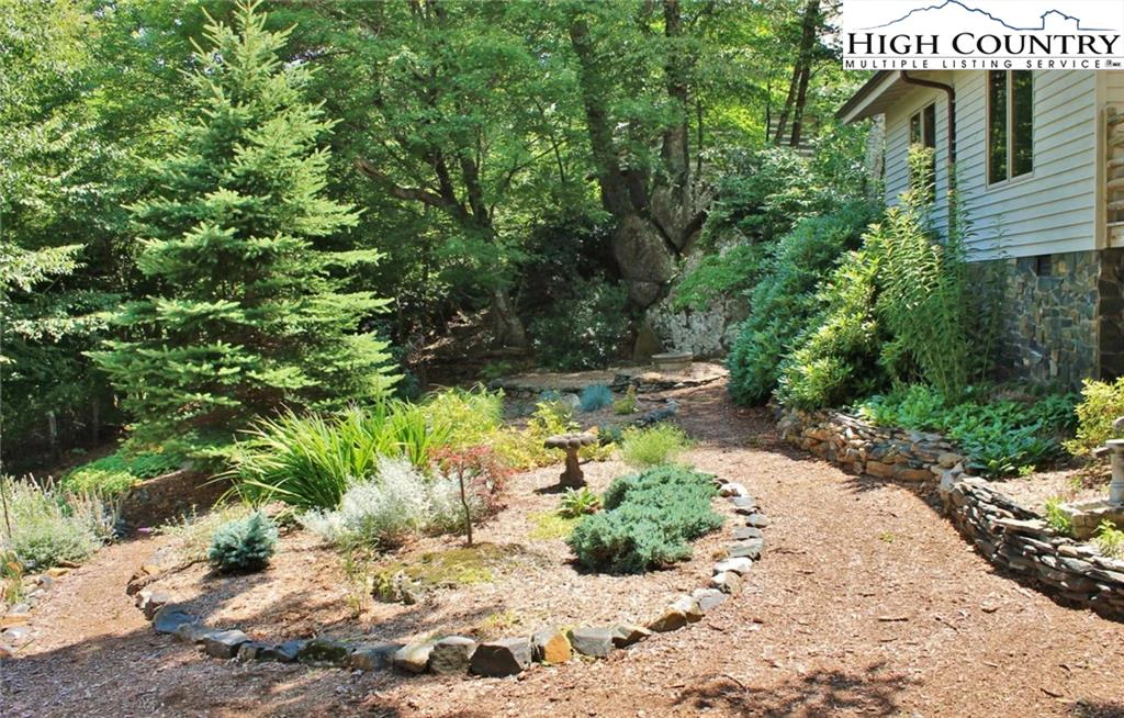 Image number 12 for the current listing