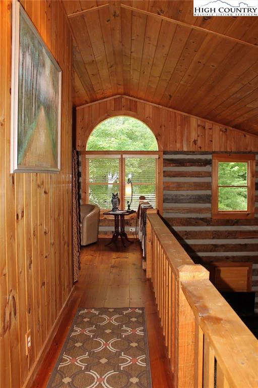 Image number 9 for the current listing
